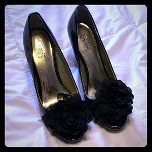 Carlos Santana black heels